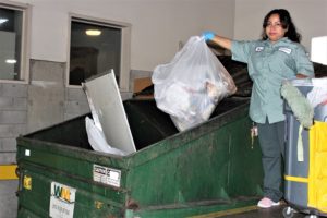 Trash bin
